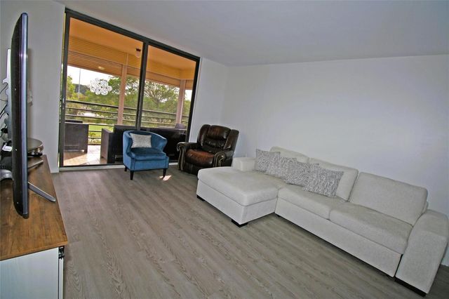 1100 Saint Charles Place 521, Pembroke Pines, FL 33026