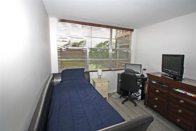 1100 Saint Charles Place 521, Pembroke Pines, FL 33026