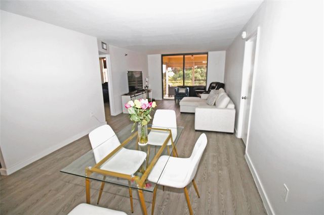 1100 Saint Charles Place 521, Pembroke Pines, FL 33026