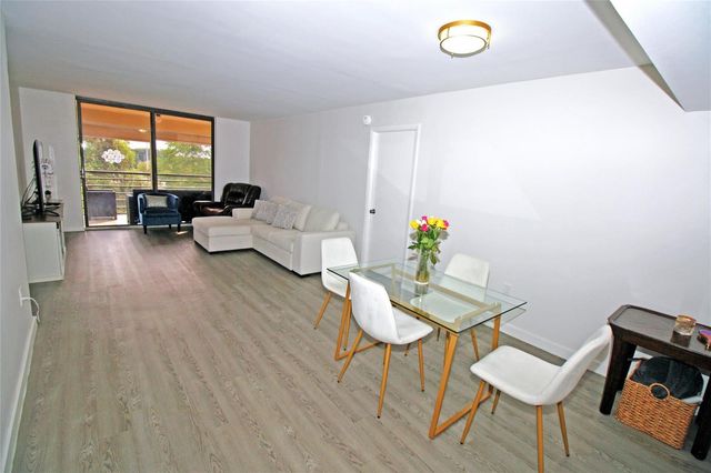 1100 Saint Charles Place 521, Pembroke Pines, FL 33026