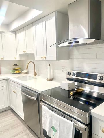 1100 Saint Charles Place 521, Pembroke Pines, FL 33026