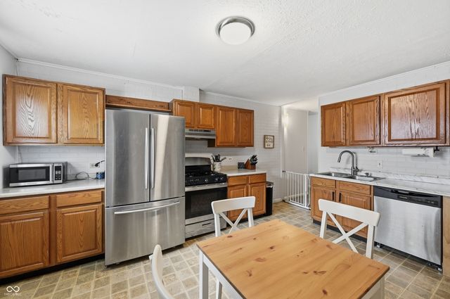 460 Southgate Drive, Greenwood, IN 46143