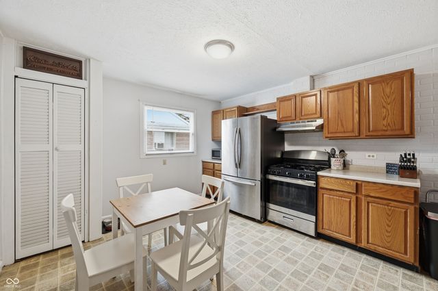 460 Southgate Drive, Greenwood, IN 46143