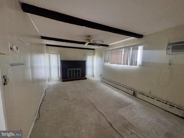 62 PLUMTREE RD, Levittown, PA 19056
