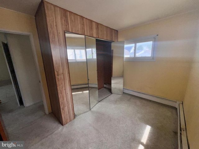 62 PLUMTREE RD, Levittown, PA 19056