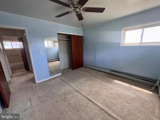 62 PLUMTREE RD, Levittown, PA 19056
