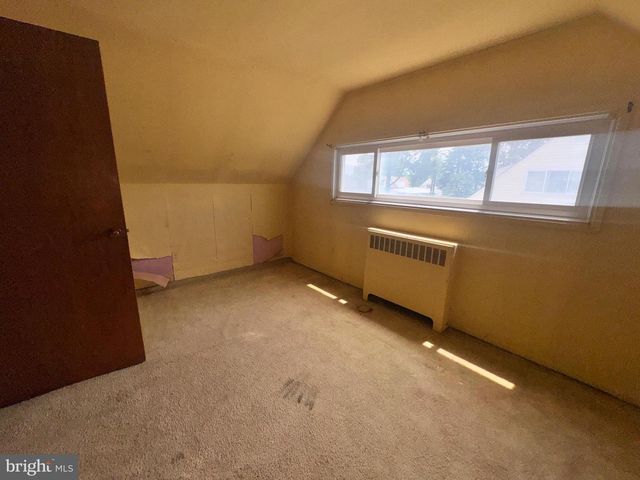 62 PLUMTREE RD, Levittown, PA 19056