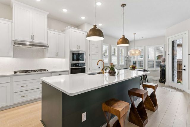2073 Spotted Fawn Drive, Arlington, TX 76005