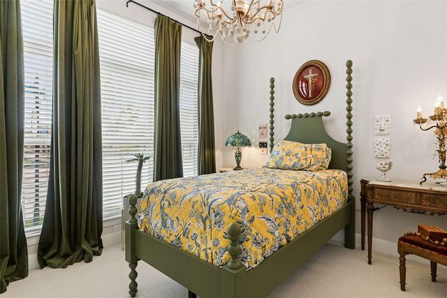 2073 Spotted Fawn Drive, Arlington, TX 76005
