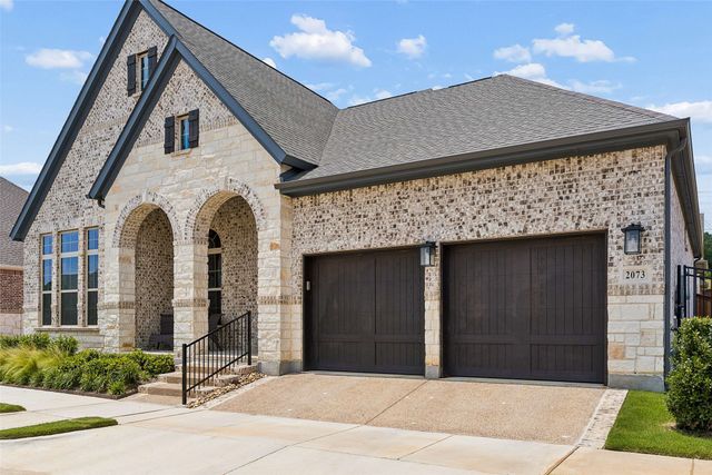 2073 Spotted Fawn Drive, Arlington, TX 76005