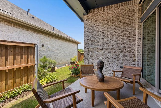 2073 Spotted Fawn Drive, Arlington, TX 76005