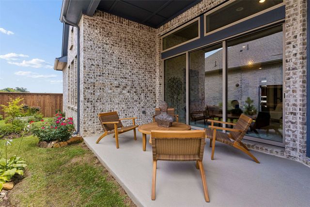 2073 Spotted Fawn Drive, Arlington, TX 76005
