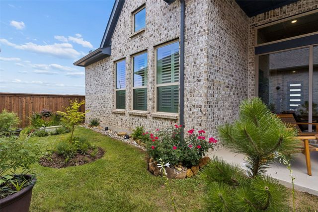 2073 Spotted Fawn Drive, Arlington, TX 76005