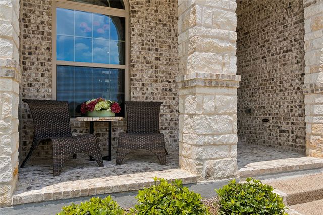 2073 Spotted Fawn Drive, Arlington, TX 76005