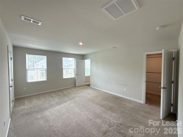 5112 Downhaul Drive, Charlotte, NC 28269