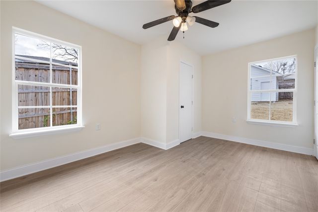 1715 Navaro Street, Dallas, TX 75208