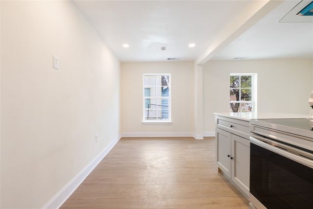 1715 Navaro Street, Dallas, TX 75208