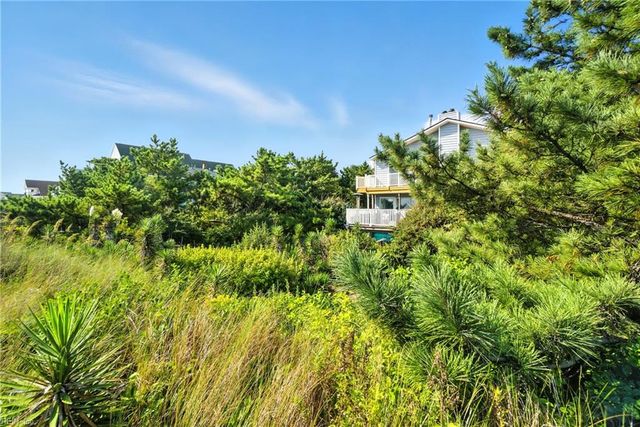 600 W Ocean View AVE #C, Norfolk, VA 23503