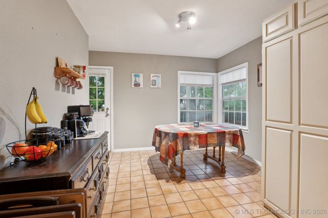 2204 S Oswego Place, Tulsa, OK 74114