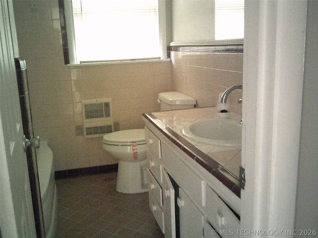 3432 Woodland Road, Bartlesville, OK 74006