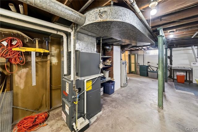 419 Darlington Road East, Salina, NY 13208