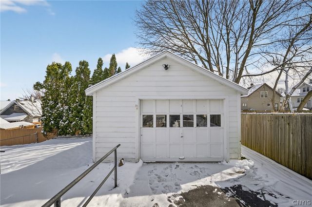 419 Darlington Road East, Salina, NY 13208