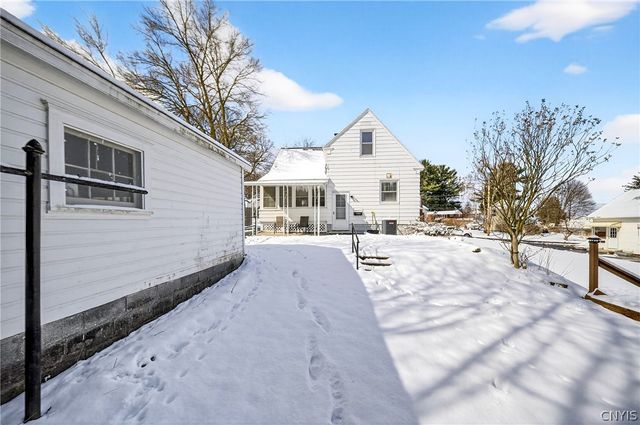 419 Darlington Road East, Salina, NY 13208