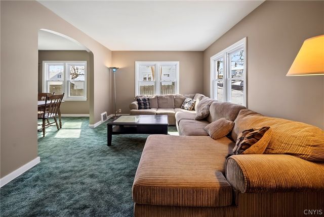 419 Darlington Road East, Salina, NY 13208