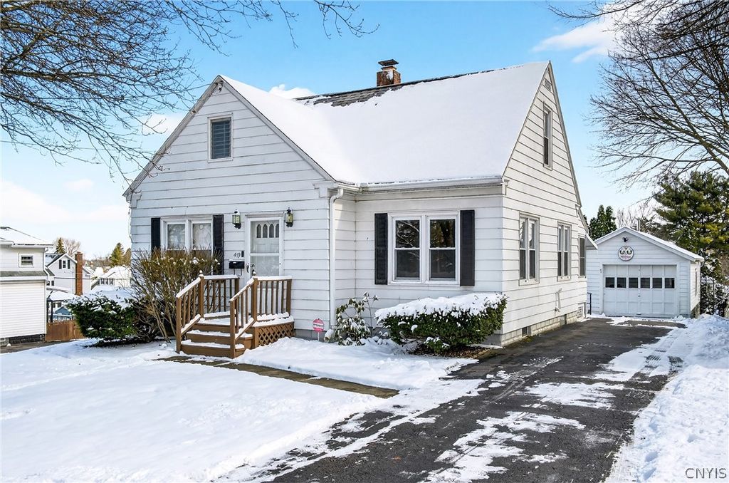 419 Darlington Road East, Salina, NY 13208