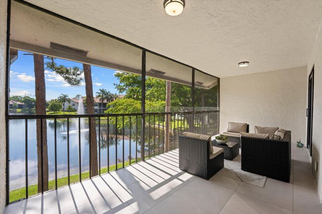 5521 Coach House Circle G, Boca Raton, FL 33486