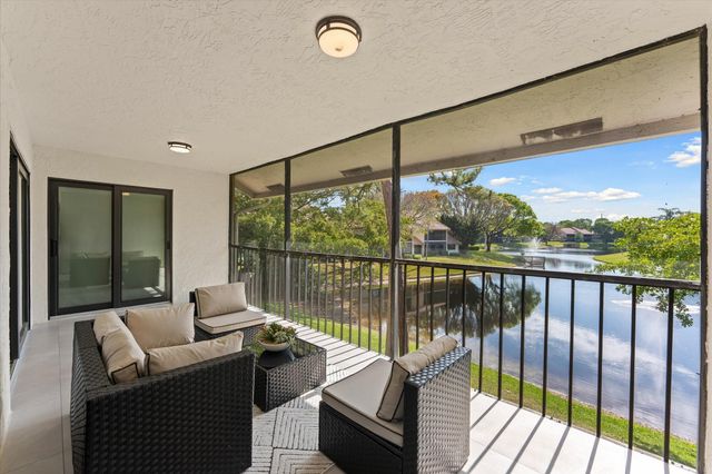 5521 Coach House Circle G, Boca Raton, FL 33486