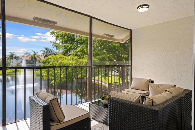5521 Coach House Circle G, Boca Raton, FL 33486