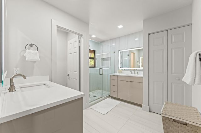 5521 Coach House Circle G, Boca Raton, FL 33486