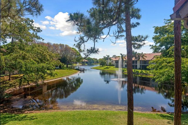 5521 Coach House Circle G, Boca Raton, FL 33486