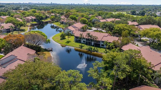 5521 Coach House Circle G, Boca Raton, FL 33486