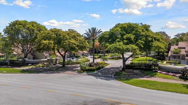 5521 Coach House Circle G, Boca Raton, FL 33486