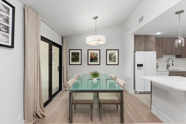 5521 Coach House Circle G, Boca Raton, FL 33486