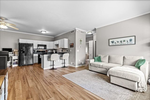 6924 S Rolling Meadows COURT, Oak Creek, WI 53154