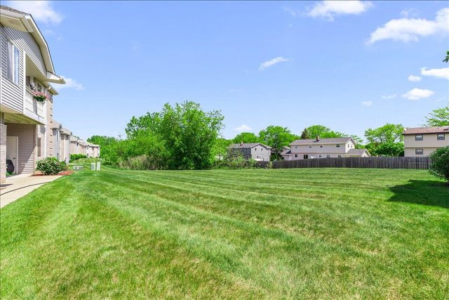 6924 S Rolling Meadows COURT, Oak Creek, WI 53154