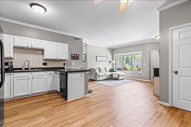 6924 S Rolling Meadows COURT, Oak Creek, WI 53154