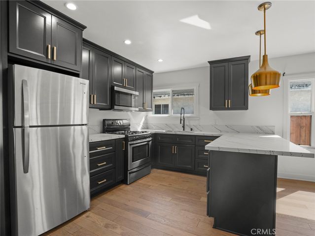 2342 S Cochran, Los Angeles, CA 90016