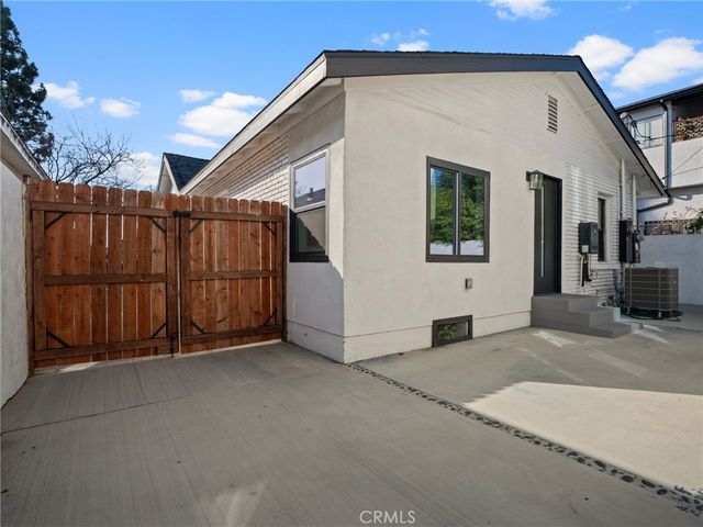 2342 S Cochran, Los Angeles, CA 90016