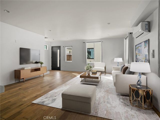 2342 S Cochran, Los Angeles, CA 90016