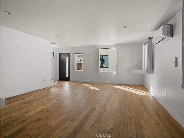 2342 S Cochran, Los Angeles, CA 90016