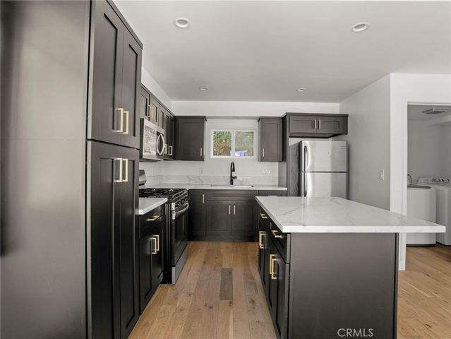 2342 S Cochran, Los Angeles, CA 90016