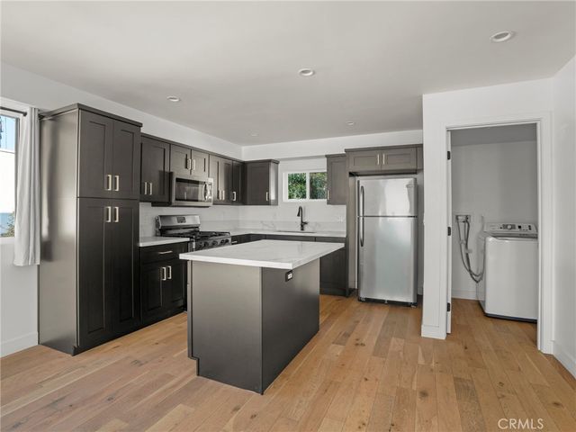 2342 S Cochran, Los Angeles, CA 90016