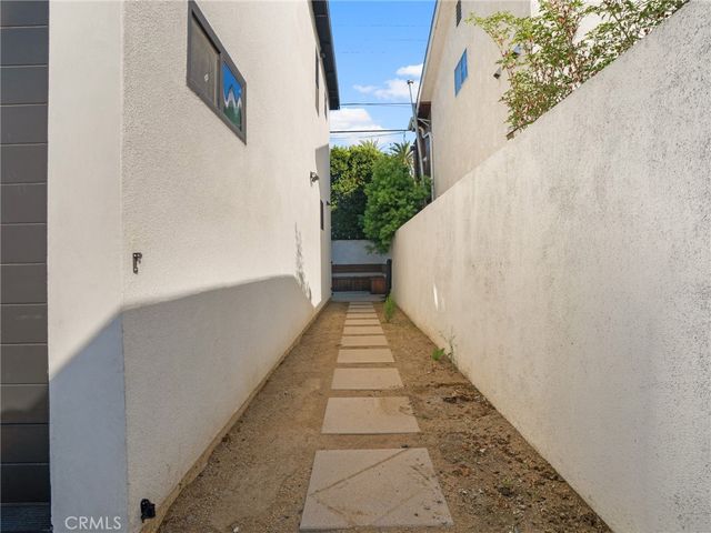 2342 S Cochran, Los Angeles, CA 90016