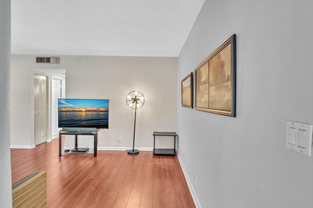 100 Royal Palm Way 303, Boca Raton, FL 33432