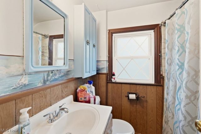 229 Hayes Avenue, Cuyahoga Falls, OH 44221