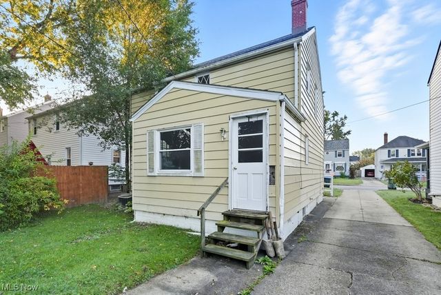 229 Hayes Avenue, Cuyahoga Falls, OH 44221